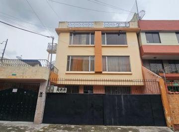 Casa de 9 habitaciones, Quito · Casa de Rentera en Venta en El Sur de Quito