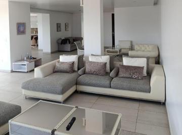 Departamento · 410m² · 4 Habitaciones · 3 Estacionamientos · Departamento Amoblado de Lujo en Renta en Cumbaya, Quito Ecuador
