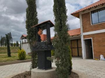 Terreno / Lote · 500m² · ¡Tu Casa de Campo Aquí! Terreno en Urbanización Privada con Piscina, Bbq, Canchas Deportivas, Etc