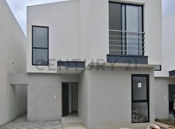 Casa · 97m² · 3 Habitaciones · 2 Estacionamientos · Venta de Casa de Estreno en Urb. Narcisa Club