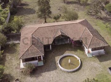 Quinta vacacional · 489m² · 4 Habitaciones · 4 Estacionamientos · Quinta con 1 Hectáre de Terreno Guayllabamba Centro