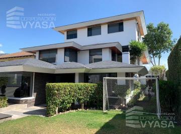 Departamento · 420m² · 5 Habitaciones · 4 Estacionamientos · Cumbaya - Colegio Alemán, en Urbanización, Casa en Venta de 420 m²
