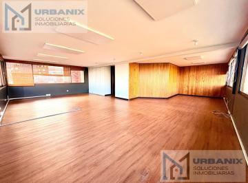 Oficina comercial · 210m² · 5 Estacionamientos · Oficina en Renta