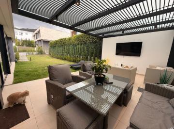 Casa · 221m² · 3 Habitaciones · 2 Estacionamientos · Mgv Renta Casa Moderna Pachosalas La Ceramica