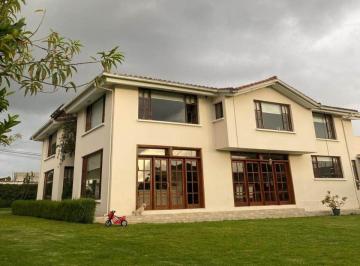 Casa de 5 habitaciones, Quito · Casa de Lujo en Renta en Puembo | 1.500 m² de Terreno