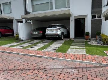 Casa · 188m² · 2 Habitaciones · 2 Estacionamientos · En Venta Hermosa Casa, Conjunto El Viñal