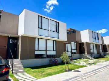 Casa · 118m² · 3 Habitaciones · 2 Estacionamientos · Mv Sector Tumbaco La Morita, en Renta Casa de 3d con Terraza, 118 m² a Estrenar