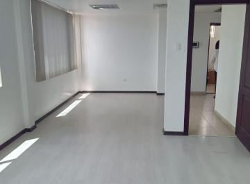 Oficina comercial · 41m² · 1 Estacionamiento · Oficina de Alquiler, en Quito Tenis Bajo, Calle Vozandes
