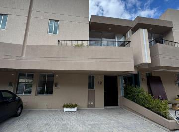 Casa de 3 habitaciones, Quito · Venta Casa Dos Plantas 3 Dorm. Dos Parqueaderos Mirasierra Valle de Los Chillos