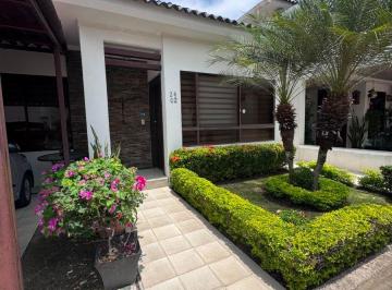 Casa de 2 habitaciones, Guayaquil · Casa de Una Planta en Venta | Punta Esmeralda – Vía a La Costa