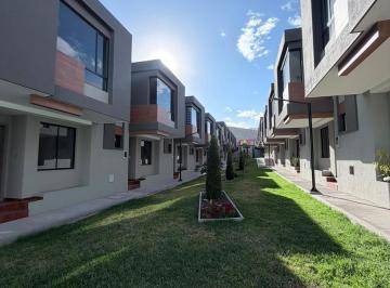 Casa · 117m² · 1 Estacionamiento · Casas en Venta en La Mitad del Mundo, San Antonio del Pichincha (Crédito Vip, Miti Miti)