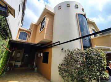 Casa de 4 habitaciones, Portoviejo · Casa con Piscina Ciudadela California Portoviejo