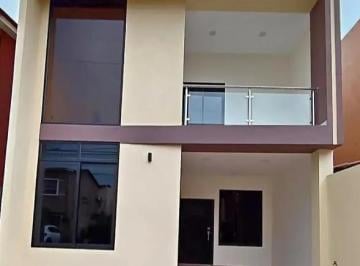 Casa · 136m² · 3 Habitaciones · Casa en Venta en Bonaterra
