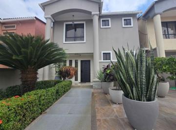 Casa de 3 habitaciones, Daule · Venta de Hermosa y Remodelada Casa en Villa Club