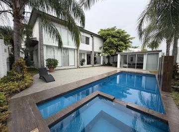 Casa · 470m² · 4 Habitaciones · 4 Estacionamientos · Casa en Venta con Piscina en Isla Mocolí m. C.