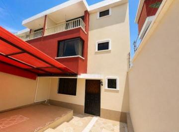 Casa de 4 habitaciones, Quito · Casa en Venta - 3 Pisos - Conjunto El Colibri - San Antonio de Pichincha