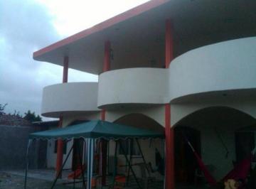 Casa · 250m² · 5 Habitaciones · 6 Estacionamientos · Casa en Tonsupa de Venta