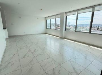 Departamento de 3 habitaciones, Guayaquil · Alquiló Amplio Departamento en El Tercer Piso con Ascensor, de 3 Dorm. c/u con Baño.