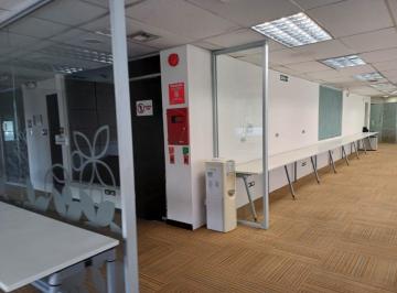 Oficina comercial , Quito · Naciones Unidas, Excelente Oficina de Arriendo o Venta