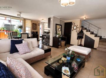 Casa · 173m² · 3 Habitaciones · 2 Estacionamientos · Casa de Venta Sector Cumbaya - Lumbisi