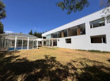 Casa de 5 habitaciones, Quito · Casa con Piscina en Alquiler / Nayon Tacuri