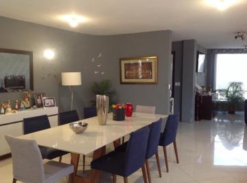Casa · 470ha · 4 Habitaciones · 6 Estacionamientos · Venta Amplia Casa de 470 m² con Terreno de 960 m² en Calderón