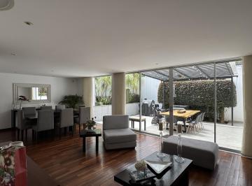 Departamento · 220m² · 3 Habitaciones · 2 Estacionamientos · Venta Departamento de 3 Dorm. con Jardín y Patio Urbanización El Condado