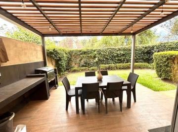 Casa de 3 habitaciones, Quito · Casa Esquinera de Arriendo Dentro de Conjunto Privilegiado Sector La Cerámica