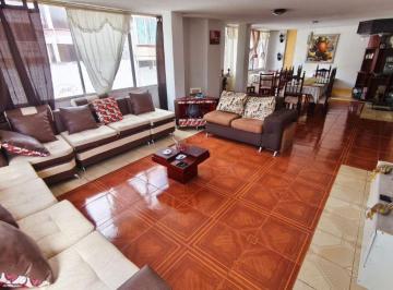 Casa de 10 habitaciones, Quito · Casa Rentera Esquinera en Venta Carapungo | 3 Departamentos | $750 Ingreso Mensual