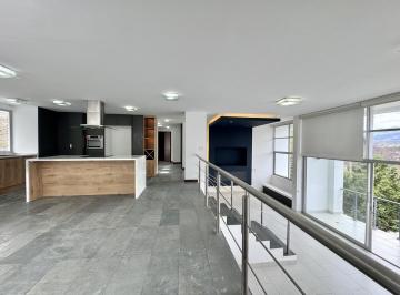 Departamento · 150m² · 3 Habitaciones · 2 Estacionamientos · Departamento PH con Vista de Renta en Cumbayá