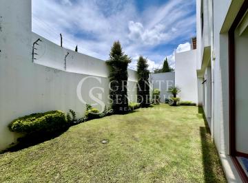 Casa en Venta de 3 habitaciones San Juan de Cumbayá · Casa en Venta en San Juan de Cumbayá