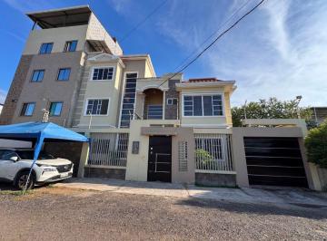 Casa de 5 habitaciones, Machala · Se Arrienda Casa Amoblada Elegante en Machala