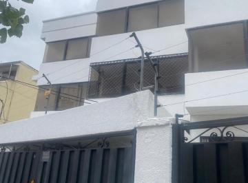 Casa · 1799m² · 24 Estacionamientos · Edificio de Venta en El Batan