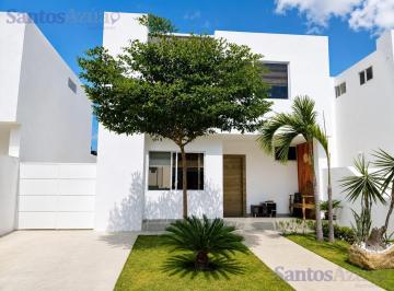Casa · 152m² · 3 Habitaciones · 1 Estacionamiento · Casa en Renta Conjunto Luxor