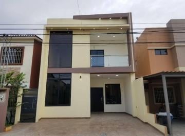 Casa de 3 habitaciones, Guayaquil · Casa de Alquiler en Urb. Bonaterra, a Estrenar con 5 Aires Acondicionados
