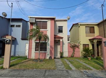 Casa de 2 habitaciones, Guayaquil · Casa Amoblada de Alquiler en Urbanización La Joya, Primeras Etapas