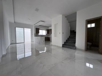 Casa · 144m² · 3 Habitaciones · 2 Estacionamientos · Casa en Venta en Urb. San Antonio, Via a Salitre
