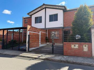 Casa de 3 habitaciones, Cuenca · ¡Villa en Venta – Cuenca!sector Av Los Migrantes |