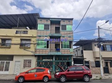 Casa · 112m² · 12 Habitaciones · 2 Estacionamientos · Venta de Casa Rentera | 8 Departamentos |suroeste de Gye | Calle Maracaibo (Lc)