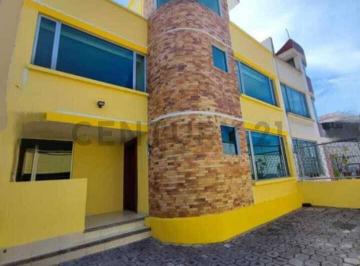 Casa · 161m² · 5 Habitaciones · 2 Estacionamientos · Venta de Casa Santa Lucia Norte de Quito