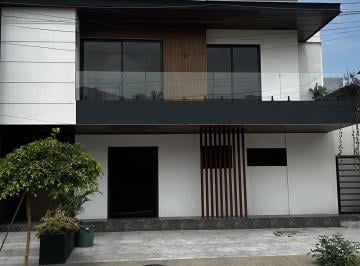 Casa de 4 habitaciones, Guayaquil · Casa en Venta en Guayaquil, Portón de Las Lomas, 4 Dorm., 4 Baños, 224.39 m², con Piscina