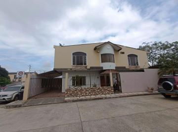 Casa de 4 habitaciones, Machala · Casa en Alquiler Amoblada, Urb. San Patricio, Machala