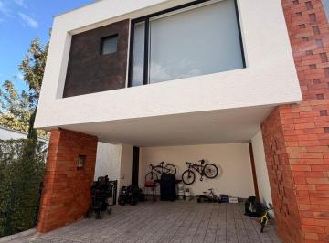 Casa de 3 habitaciones, Quito · Renta Casa Moderna Amoblada Dentro de Urbanización en Tumbaco / Sharon Reed