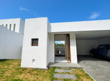 Casa de 3 habitaciones, Quito · Vendo Casa en Conjunto Algarrobos 3 Habitaciones 349.000