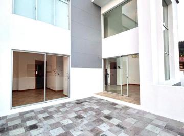 Casa de 3 habitaciones, Quito · Casa Esquinera de Arriendo Dentro de Conj Pequeño! en Urbanización/ San Juan Alto! Cumbaya