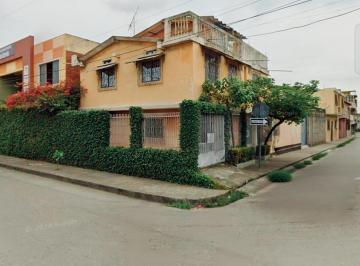 Casa · 159m² · 5 Habitaciones · 1 Estacionamiento · Venta Casa Esquinera 5 Habitaciones con Terraza Durán Gins