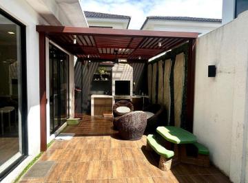 Casa de 3 habitaciones, Guayaquil · Linda y Espaciosa Casa en Renta o Venta en Urb Punta Esmeralda