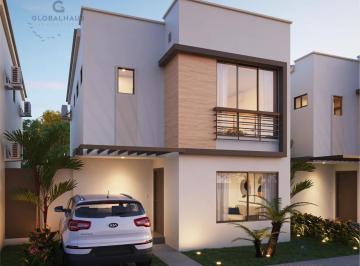 Casa · 94m² · 3 Habitaciones · 1 Estacionamiento · Casa en Venta con 3 Habitaciones y Piscina en La Joya m. N.