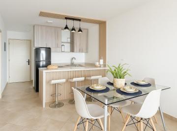 Departamento · 90m² · 2 Habitaciones · 2 Estacionamientos · Departamento de 90 m² en Primera Línea Al Mar, Manta