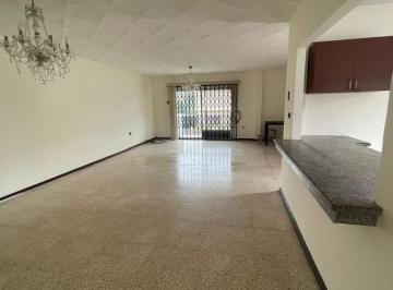 Departamento de 3 habitaciones, Guayaquil · Departamento en Ventq en Urdesa Centralprimer Piso Altotres Dorm.